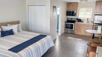 Premium bedding, pillowtop beds, iron/ironing board, free WiFi