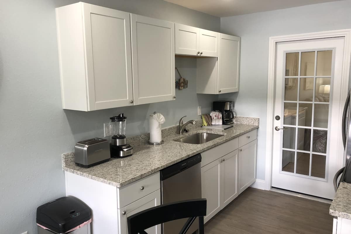 deluxe villa, 2 bedrooms, kitchen | private kitchen | fridge, microwave, coffee/tea maker, freezer