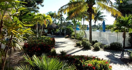 Marco Island Lakeside Inn