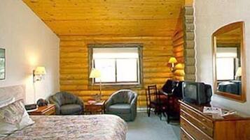 River Room | Down duvets, individually decorated, free WiFi, bed sheets