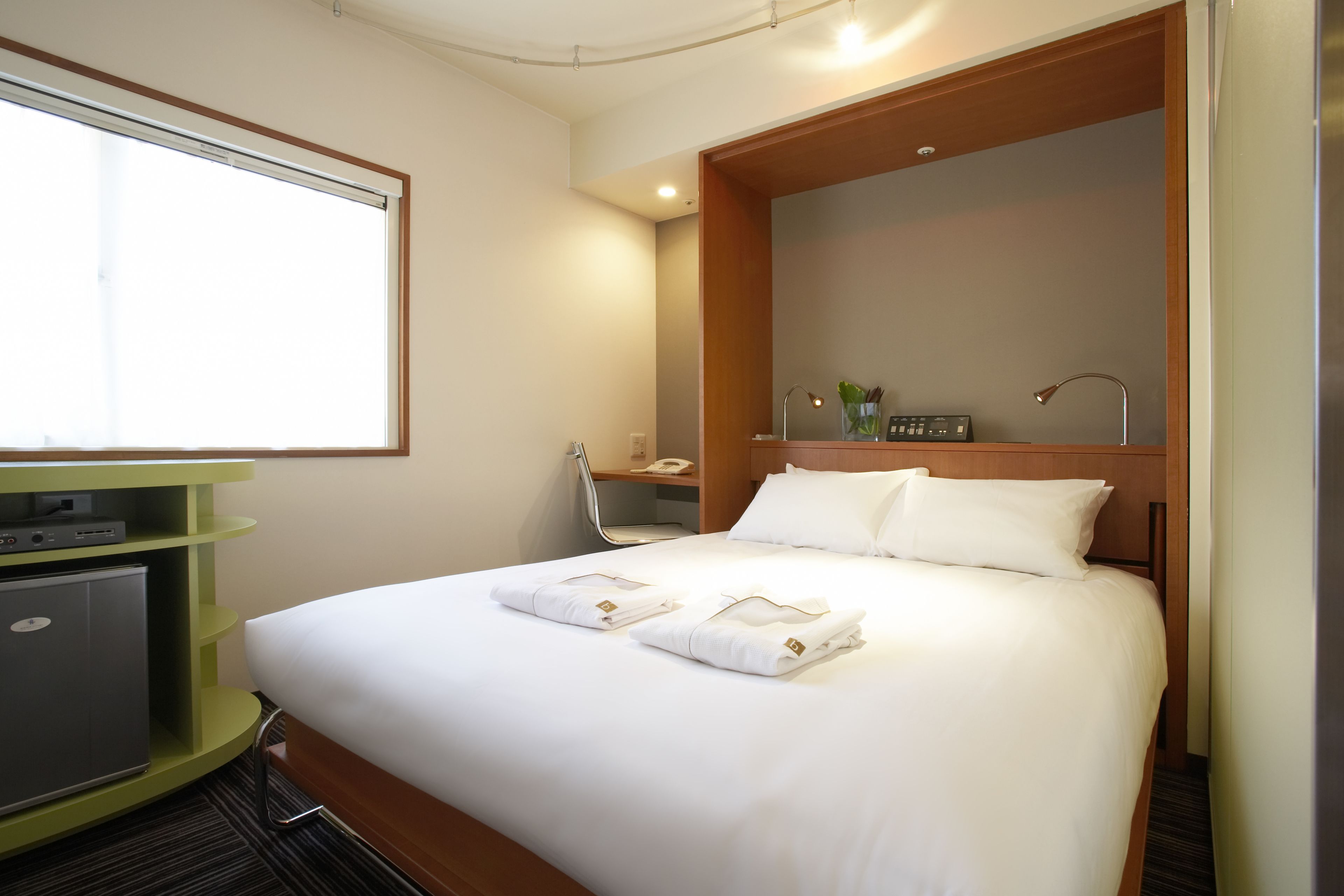 1 bedroom, premium bedding, down duvets, desk