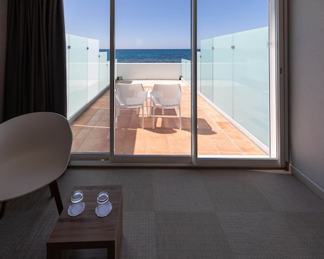 Comfort-Zimmer, Meerblick | Hochwertige Bettwaren, Zimmersafe, Verdunkelungsvorhänge. Hôtel Cala di Sole
