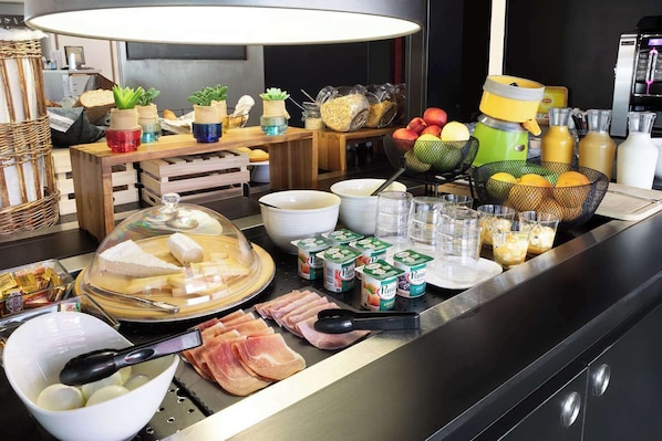 Daily buffet breakfast (EUR 14 per person)