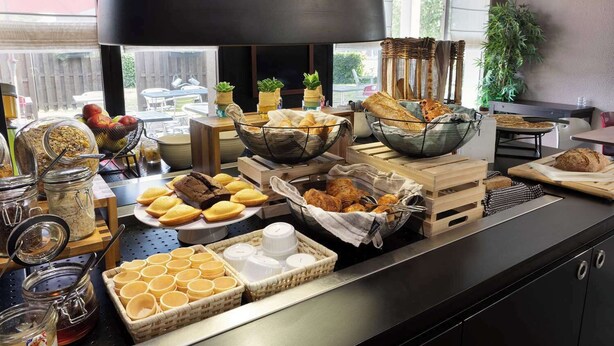 Tägliches Frühstücksbuffet gegen Gebühr