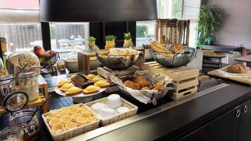 Daily buffet breakfast (EUR 14 per person)