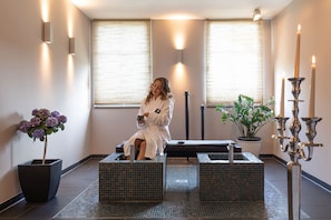 Couples treatment rooms, body treatments, hydrotherapy, aromatherapy