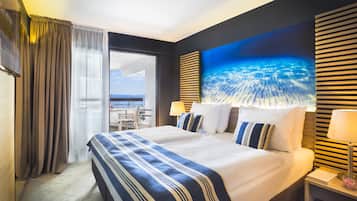 Suite | Minibar, pengeskab på værelset, skrivebord, strygejern/strygebræt