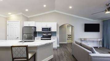 Deluxe Villa, 1 Bedroom, Lake View | Private kitchen | Coffee/tea maker, fridge, microwave, oven