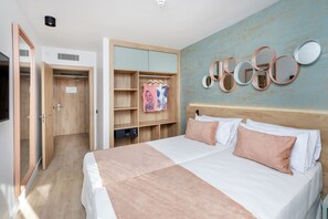 1 bedroom, laptop workspace, blackout drapes, iron/ironing board - Sotavento Club Apartments - Only Adults (Calvia)
