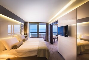 Suíte | Frigobar, cofres nos quartos, escrivaninha, berços grátis