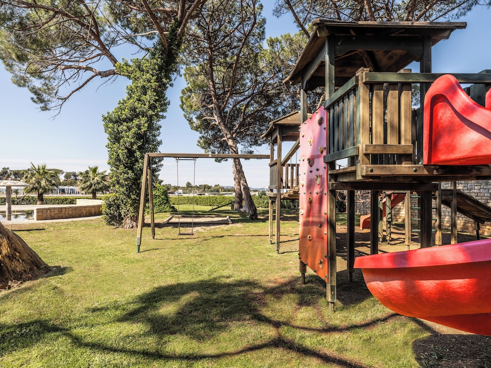 Falkensteiner Club Funimation Borik by null