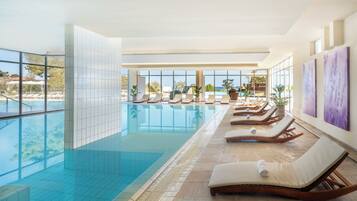 Indoor/outdoor pool