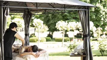 Salas de tratamiento para parejas, un sauna, aromaterapia