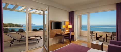 Minibar, in-room safe, desk, blackout drapes