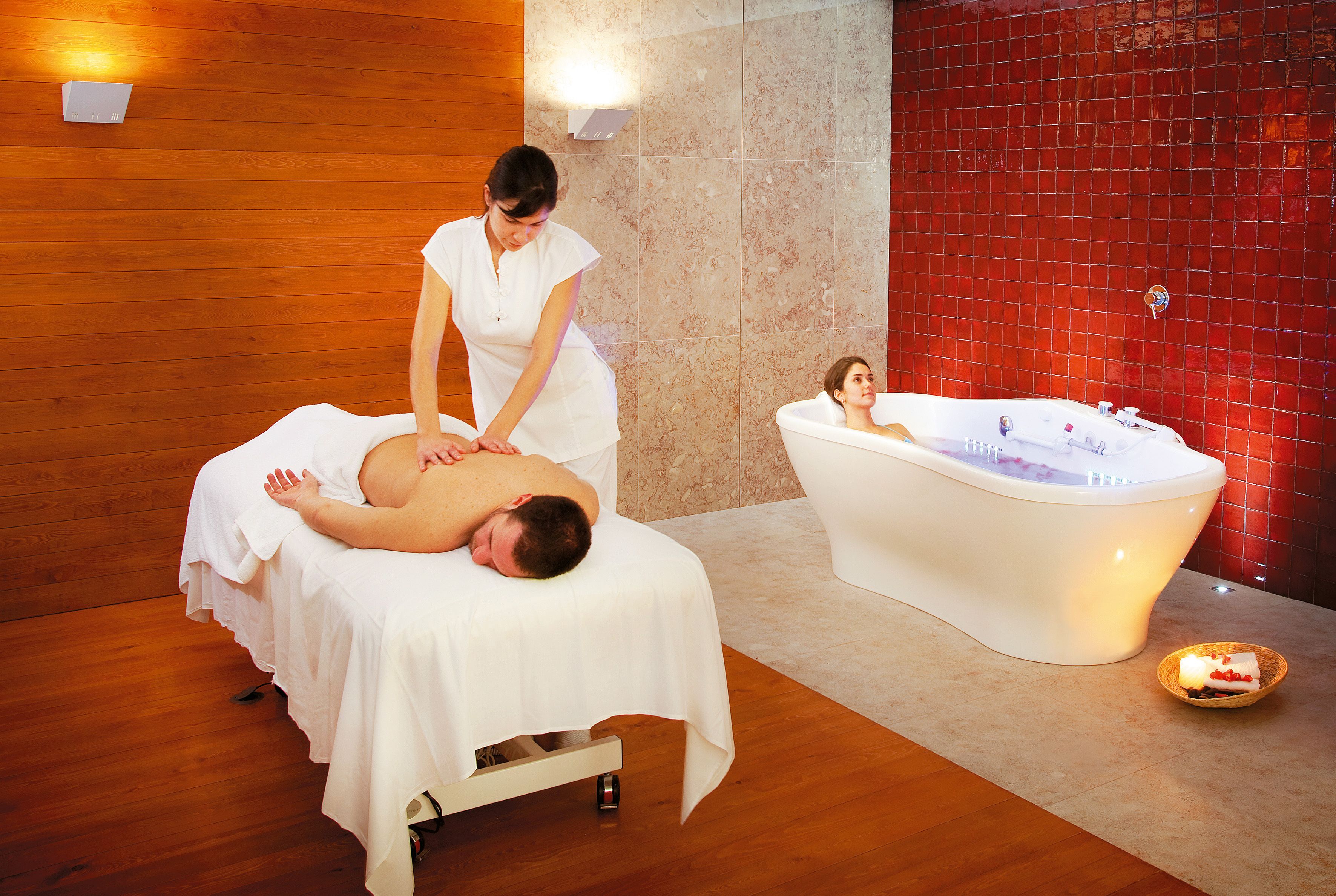 couples treatment room(s), hot tub, body treatments, hydrotherapy