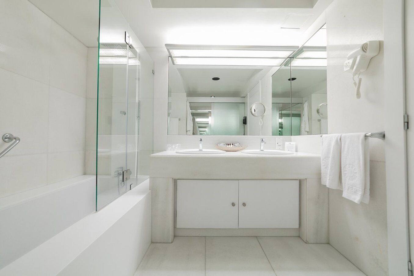 minibar, in-room safe, desk, blackout curtains