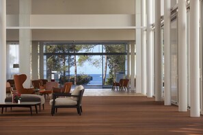 Lobby sitting area - Hotel Bellevue (Mali Losinj)