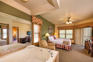 Premium bedding, in-room safe, iron/ironing board, free WiFi