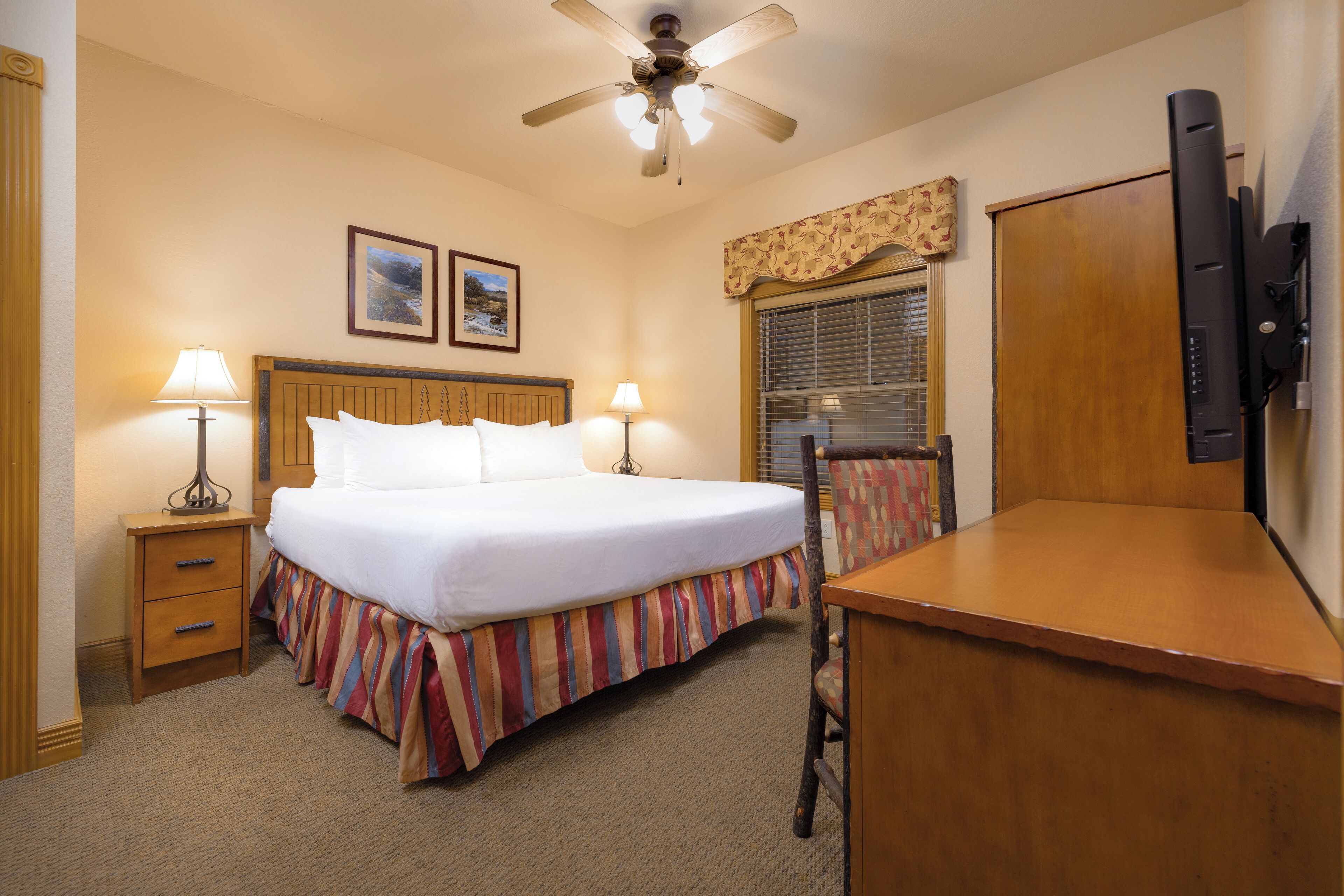 Biancheria da letto di alta qualità, una cassaforte in camera