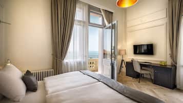 Imperial Seaside Room with extra bed | Vista do quarto