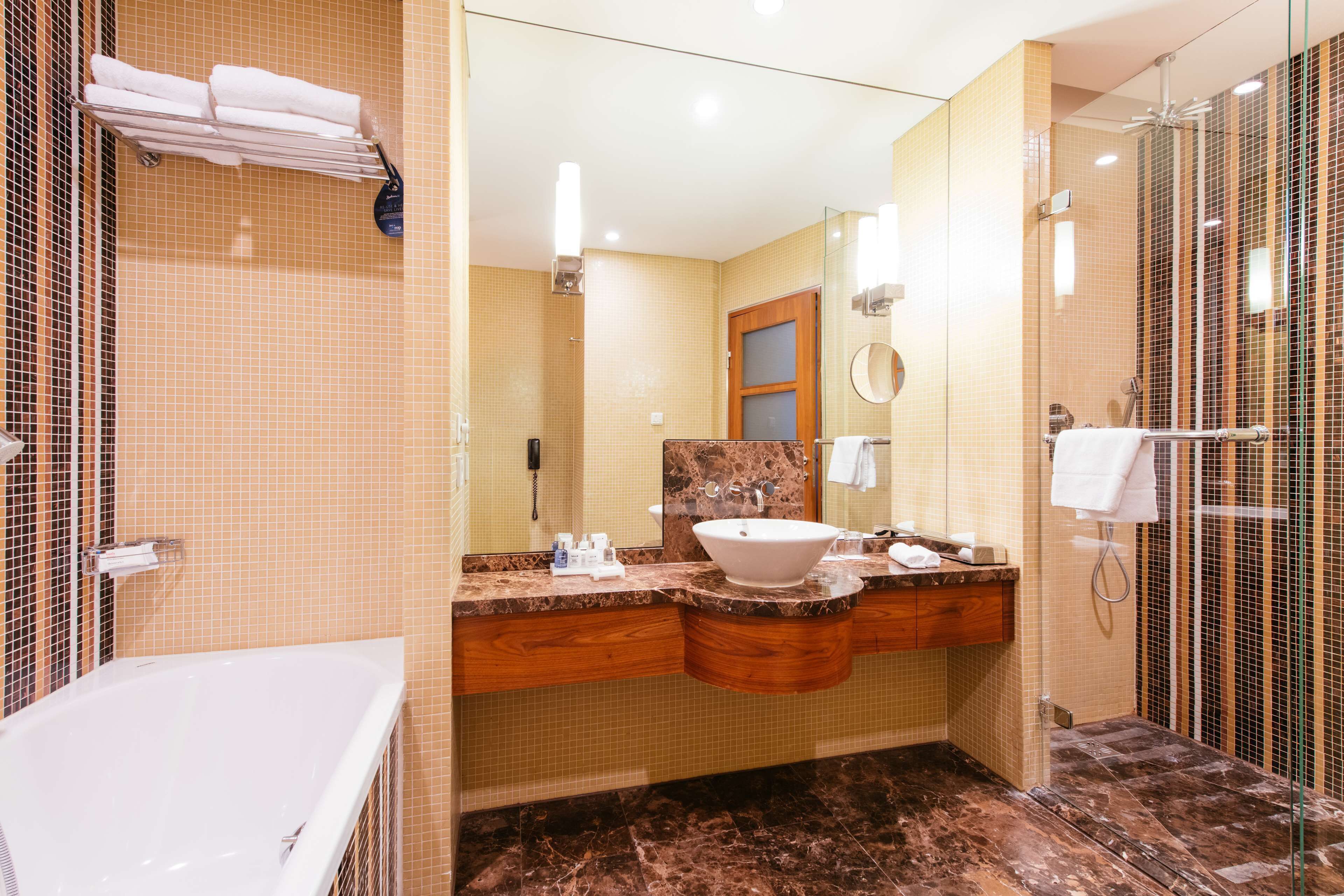 1 bedroom, premium bedding, pillow-top beds, minibar