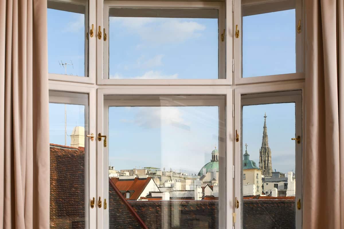 Junior Suite, City View (Historical) | 1 bedroom, premium bedding, pillowtop beds, minibar