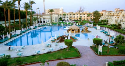 Cataract Pyramids Resort