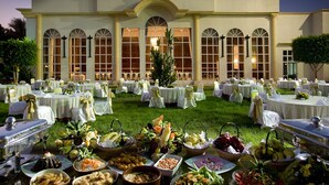Outdoor wedding area - Cataract Pyramids Resort (Giza)
