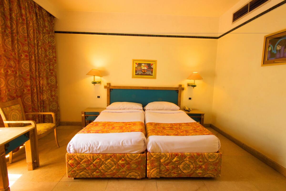 Ropa de cama de alta calidad y minibar 