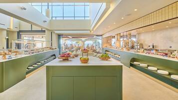 5 restaurants, breakfast, lunch, dinner served; Mediterranean cuisine