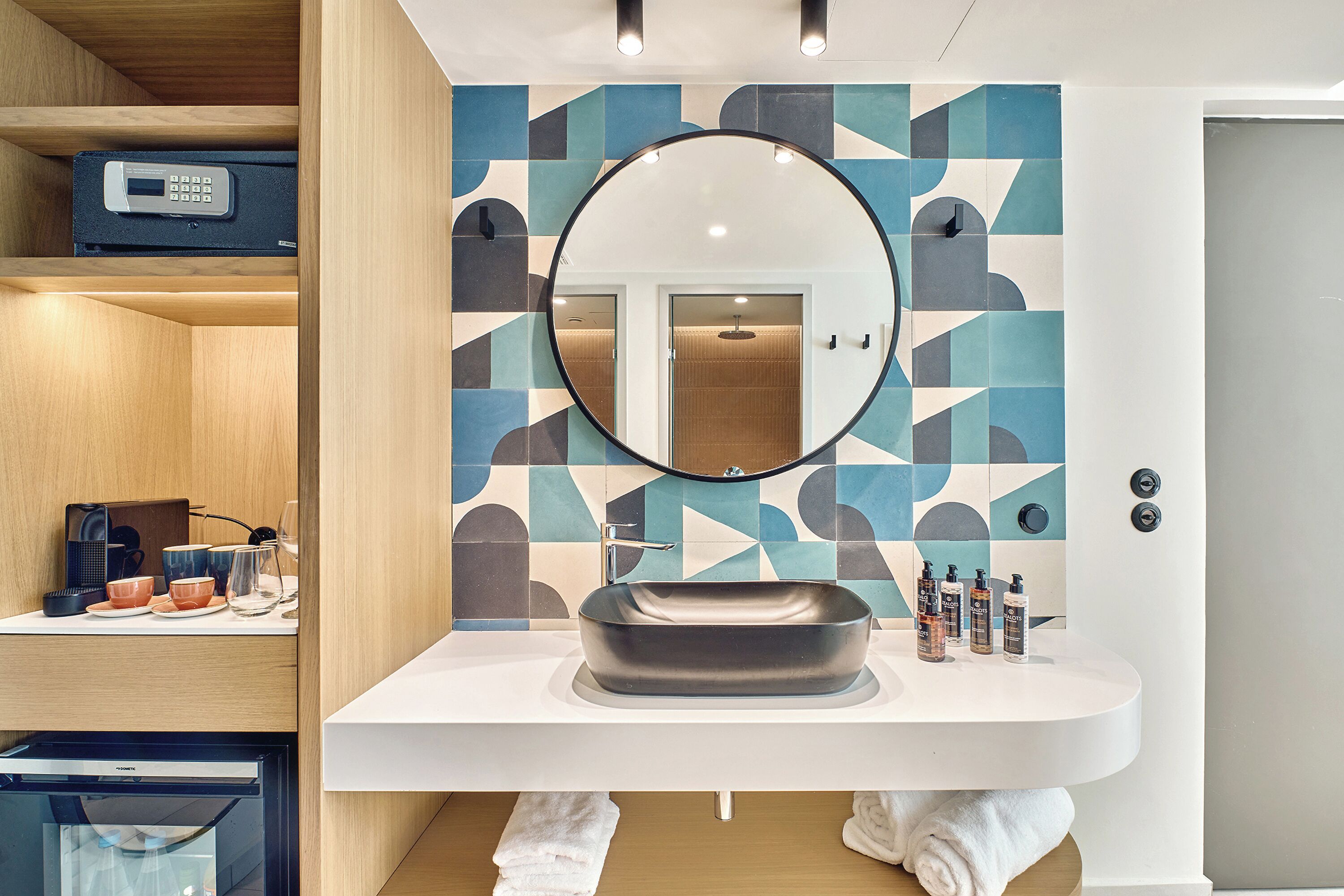 Photo - Paralos Kosta Alímia