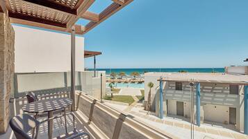 Pure Luxe Junior Suite Side Sea View | Minibar, in-room safe, individually decorated, individually furnished