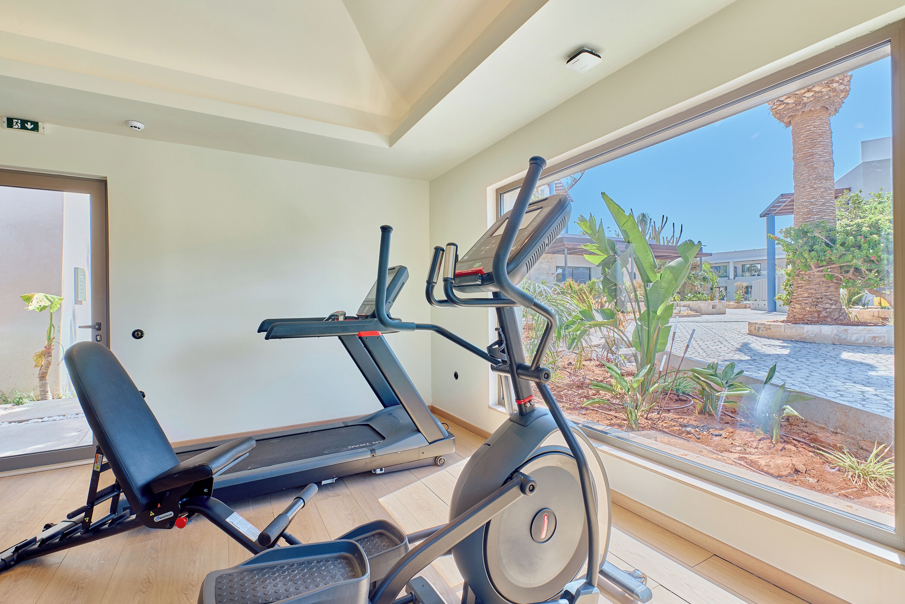 Foto - Paralos Kosta Alímia