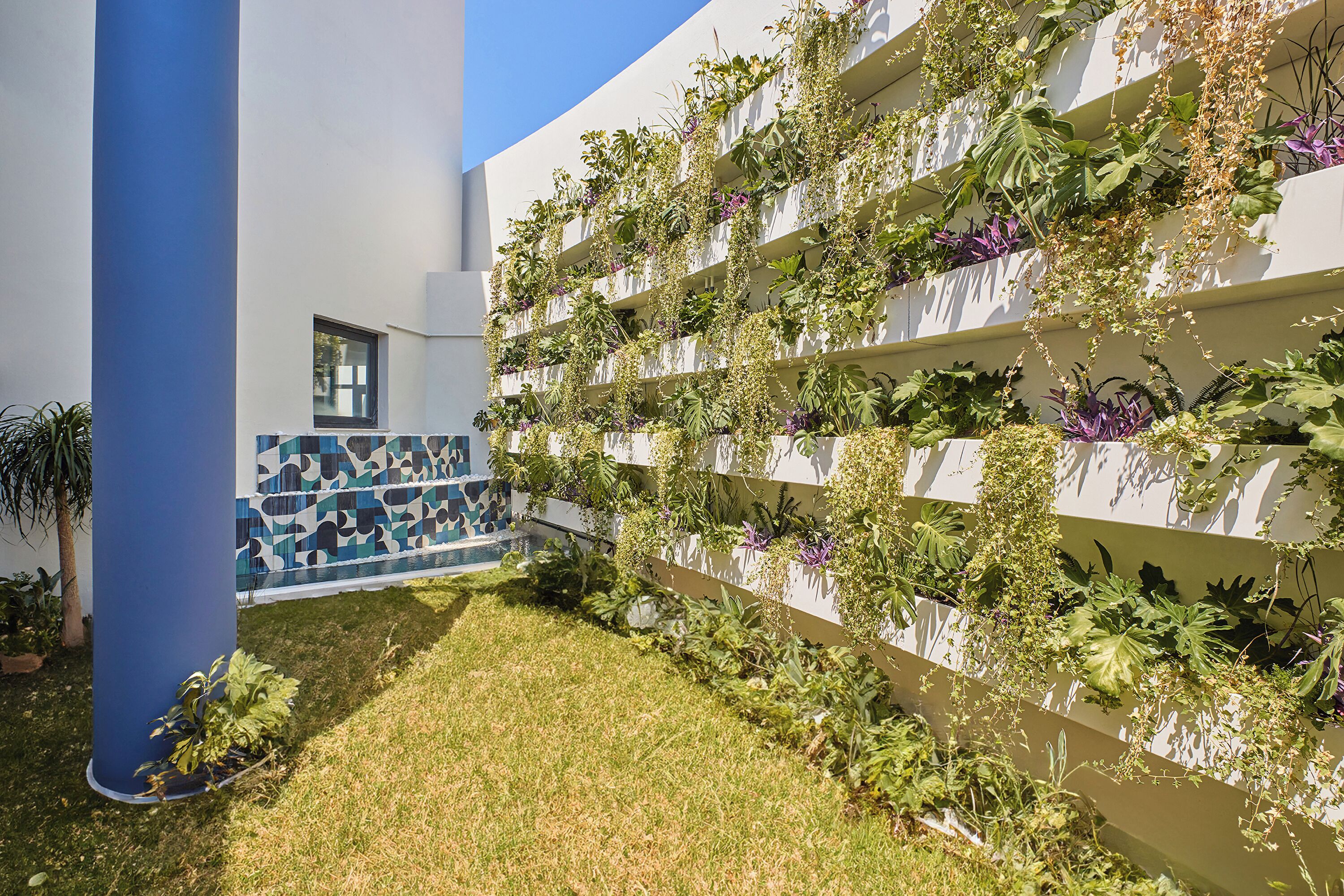 Photo - Paralos Kosta Alímia