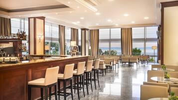 Bar (en la propiedad)