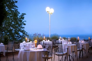 Mittagessen, Abendessen, lokale Küche, Blick aufs Meer