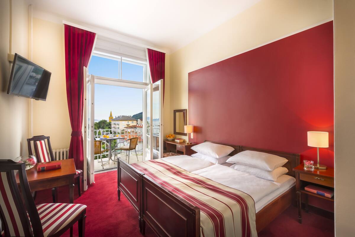 Standard Double or Twin Room, Sea View | Desk, cribs (surcharge), WiFi (free)