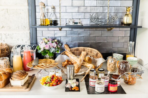 Breakfast (EUR 17.5 per person) - Best Western Premier Le Mans Country Club (Yvre-l'Eveque)