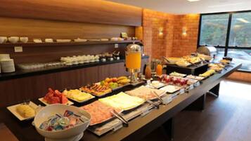 Free daily buffet breakfast