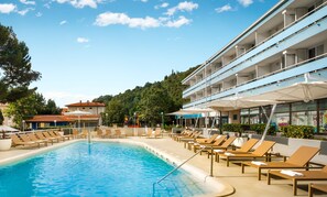 Indoor pool, seasonal outdoor pool, pool umbrellas, pool loungers - Hotel Marina - Liburnia (Moscenicka Draga)