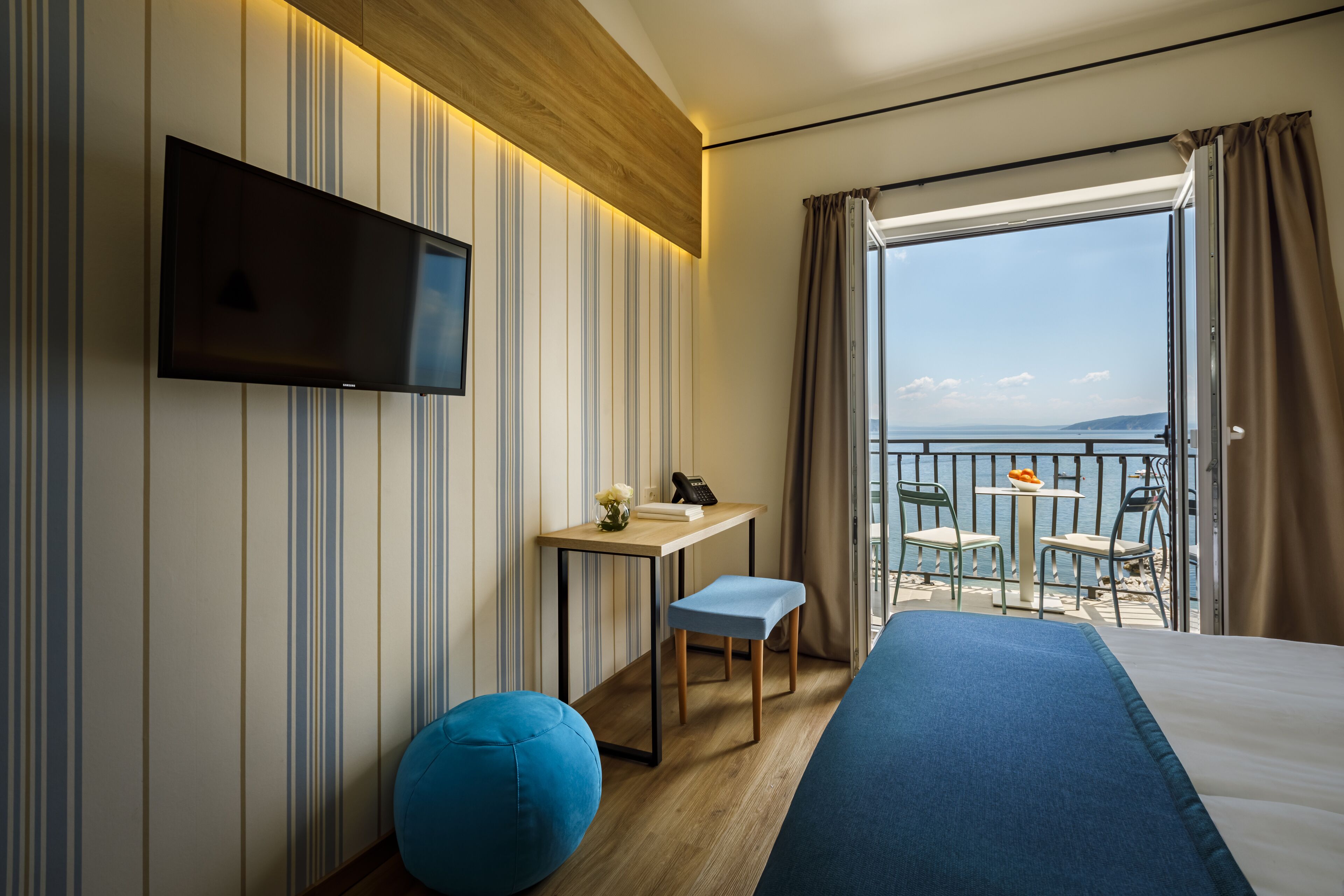 superior double room, sea view | desk, iron/ironing board, free cots/infant beds, free wifi