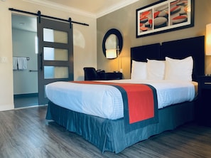 1 Queen Bed Accessible | Desk, laptop workspace, blackout drapes, iron/ironing board