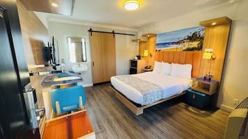 1 Queen Bed Accessible | Desk, laptop workspace, blackout curtains, iron/ironing board