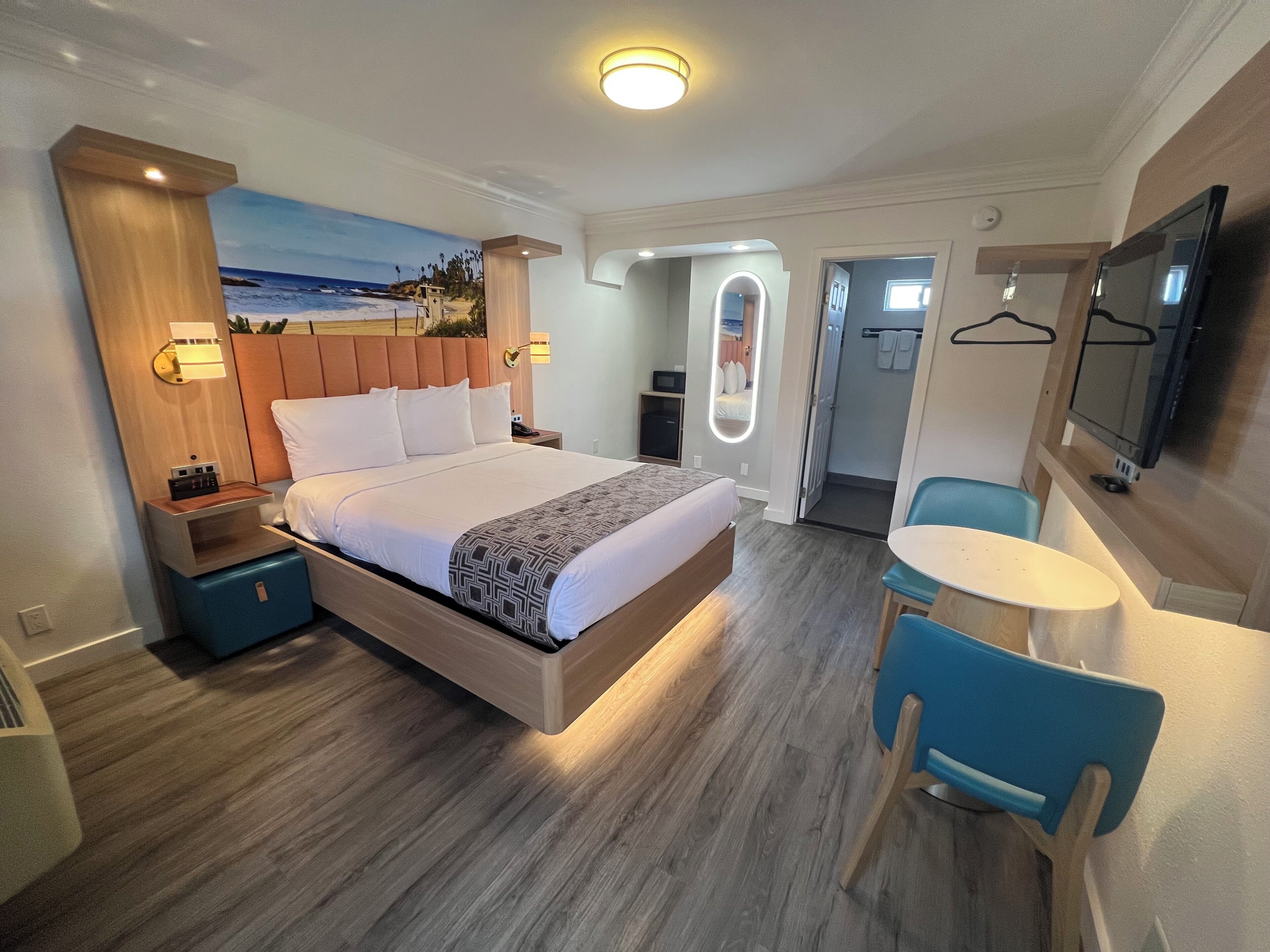 ห้องดีลักซ์ซิงเกิล, เตียงควีนไซส์ 1 เตียง, ปลอดบุหรี่, ตู้เย็นและไมโครเวฟ | โต๊ะทำงาน, พื้นที่ทำงานแบบใช้แล็ปท็อป, ผ้าม่านกันแสง, เตารีด/โต๊ะรีดผ้า