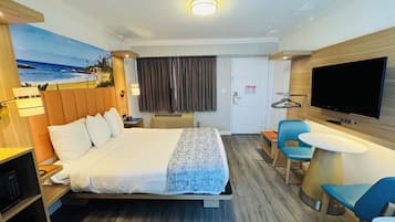 Standard-huone | Työpöytä, kannettavalle tietokoneelle sopiva työtila, pimennysverhot