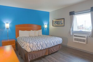 Habitación, 1 cama King size, para no fumadores | Escritorio, tabla de planchar con plancha, wifi gratis y ropa de cama