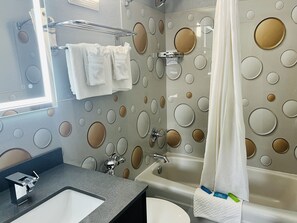 Free toiletries, towels