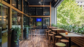 每日供应自助式早餐(需付费)
