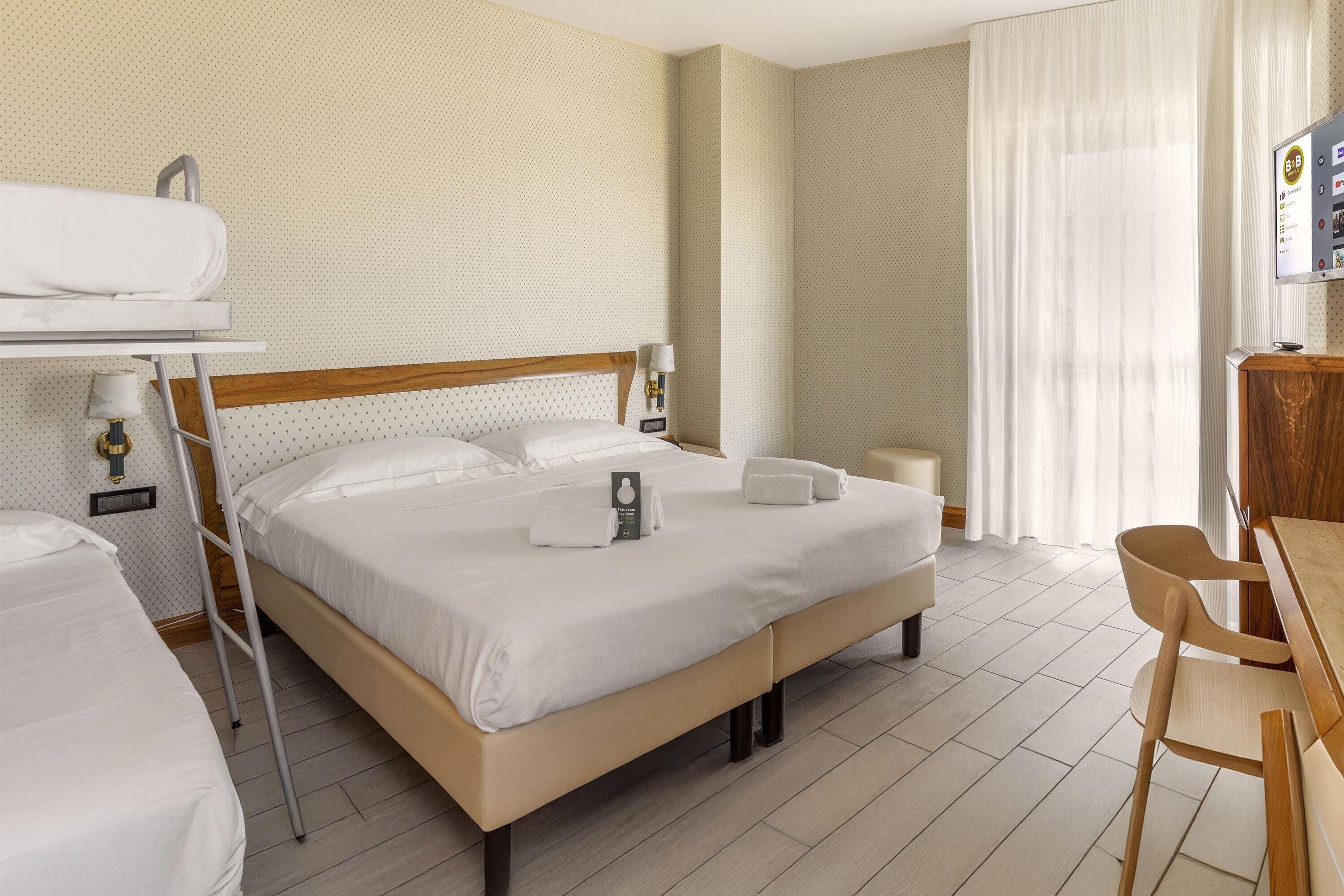 Standard Quadruple Room, Non Smoking, Beach View