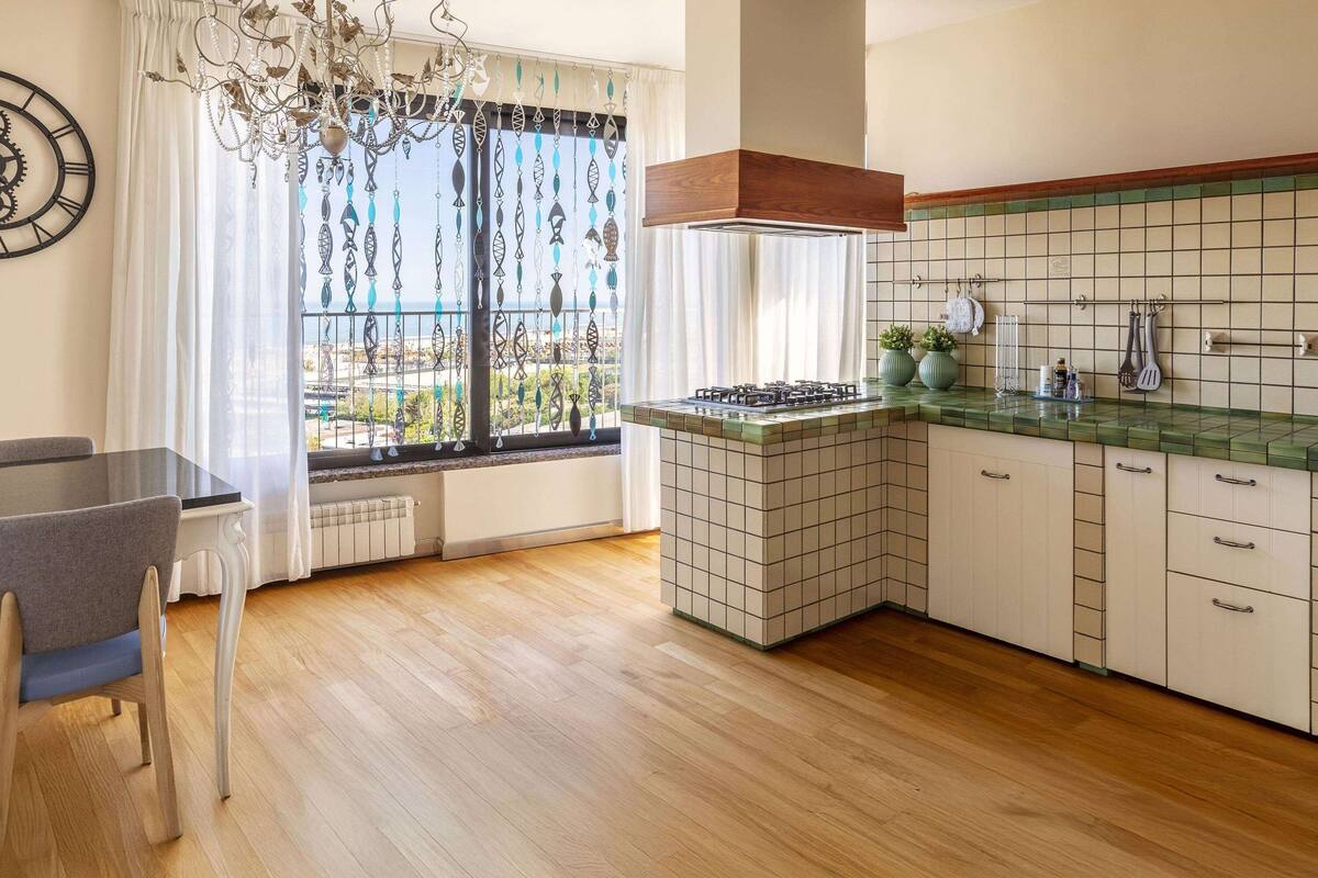 minibar, in-room safe, desk, blackout curtains